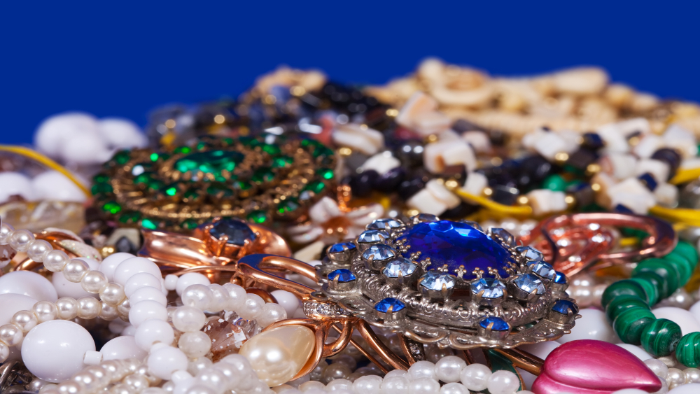 jewellery-background (1)